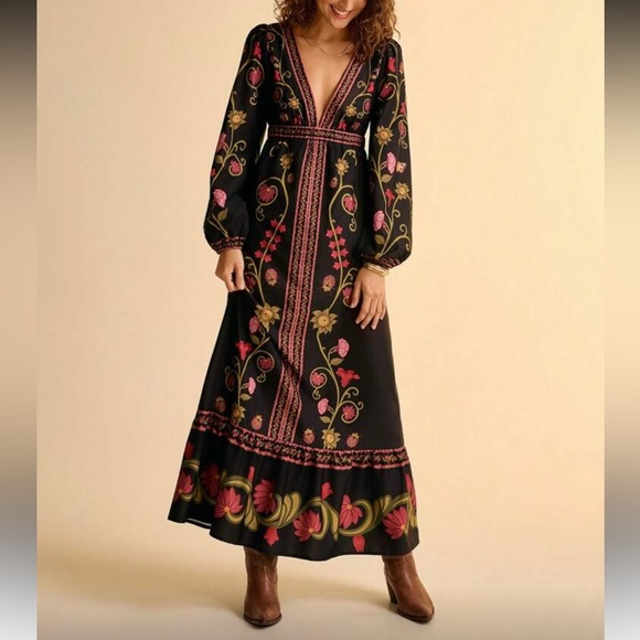 Elegant Black Floral Maxi Dress - Picture 4 of 7